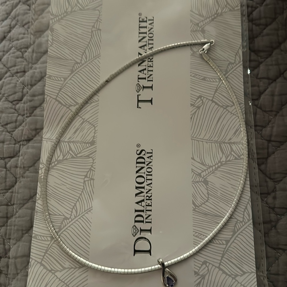 Brand new tanzanite necklace